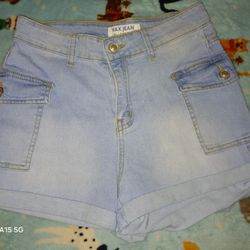 Women Cargo Shorts (M)