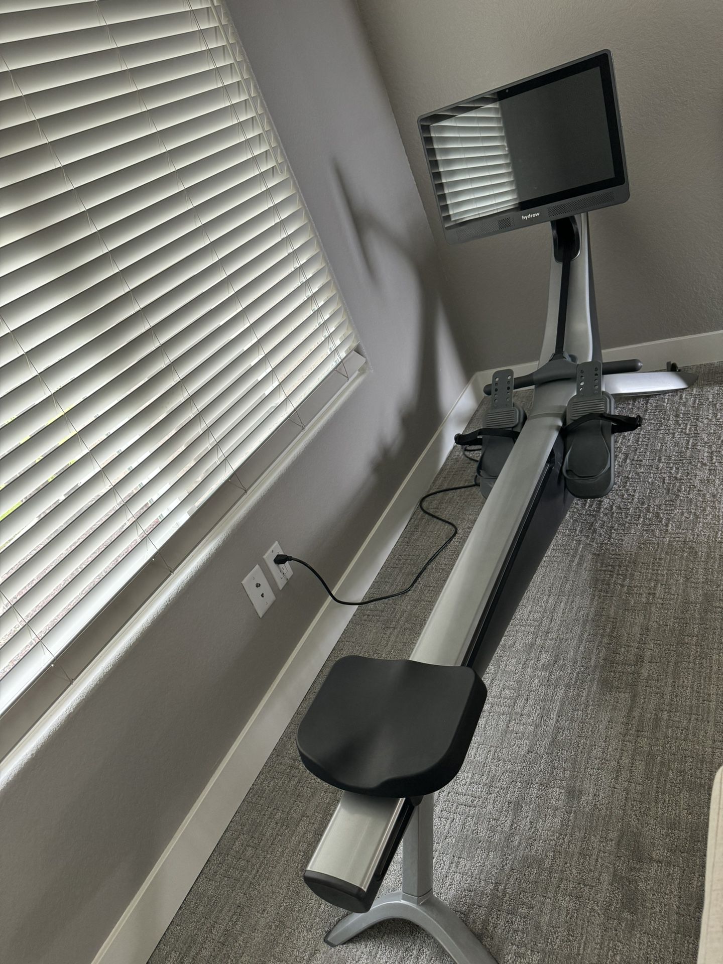 Hydrow Rowing Machine GREAT Condition 