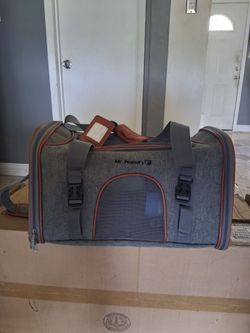 Pet carrier