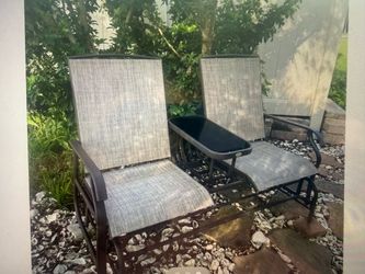 Quality comfortable aluminum glider with glass table. Excellent condition!