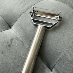 Stainless Steel Vegetable Peeler