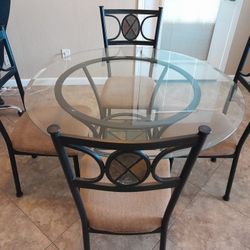 Kitchen Table / Chairs