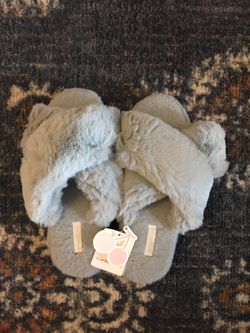Grey Fuzzy Slippers 8-8.5