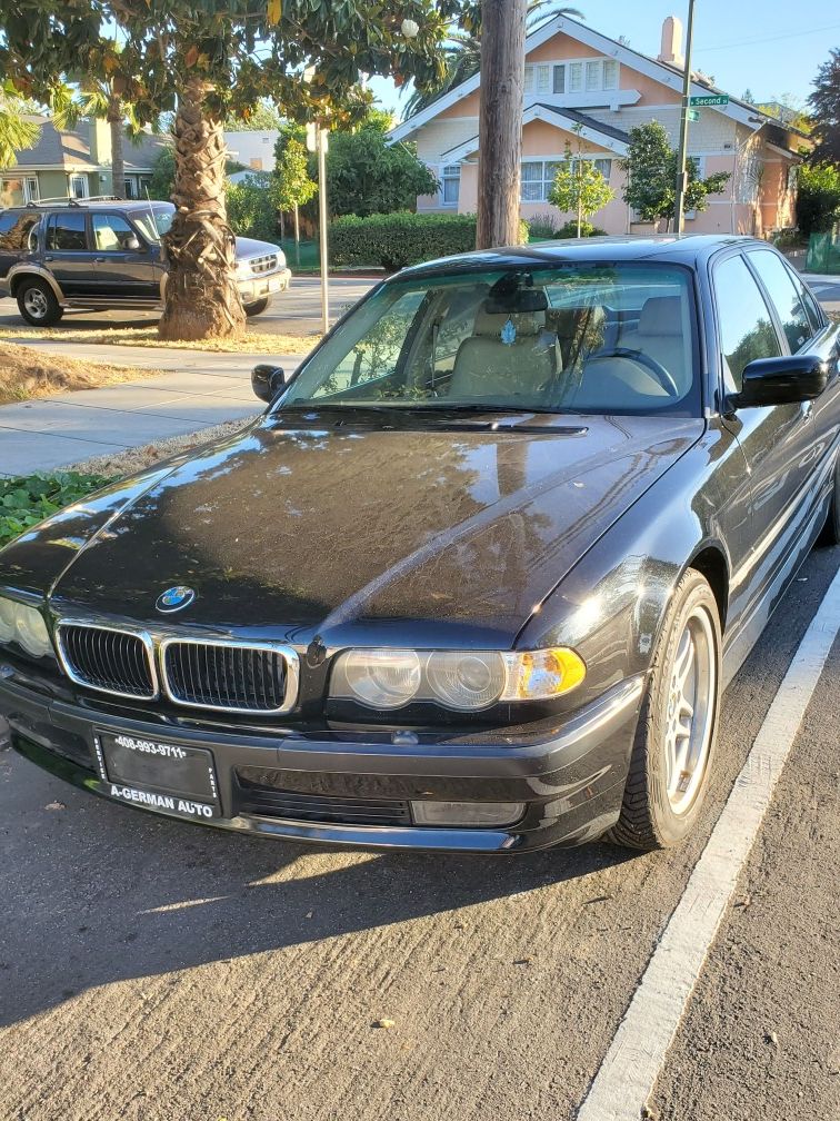 2001 BMW 740I