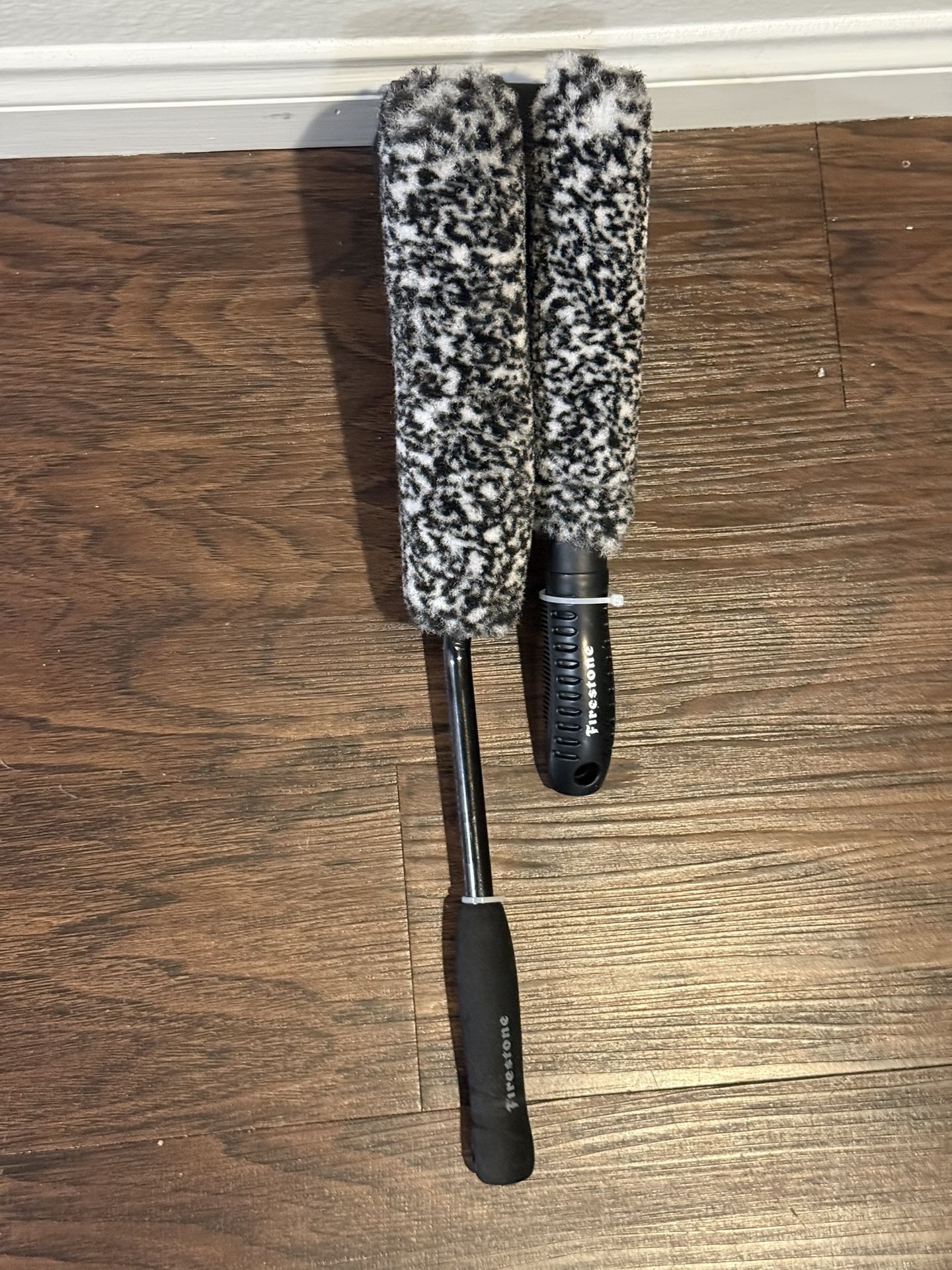 Firestone Wheel Cleaning Brush Set – 2 New
