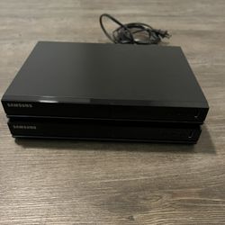 “WORKING” PAIR OF SAMSUNG DVD PLAYERS NO REMOTE CONTROLS INCLUDED