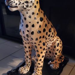 Cheetah Statue 