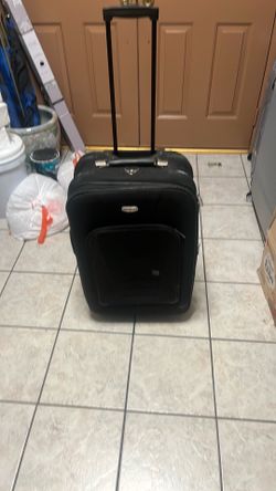 24 inches check in Travelers Club luggage
