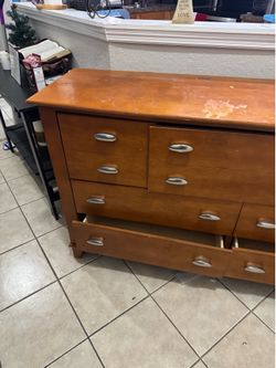 Dresser