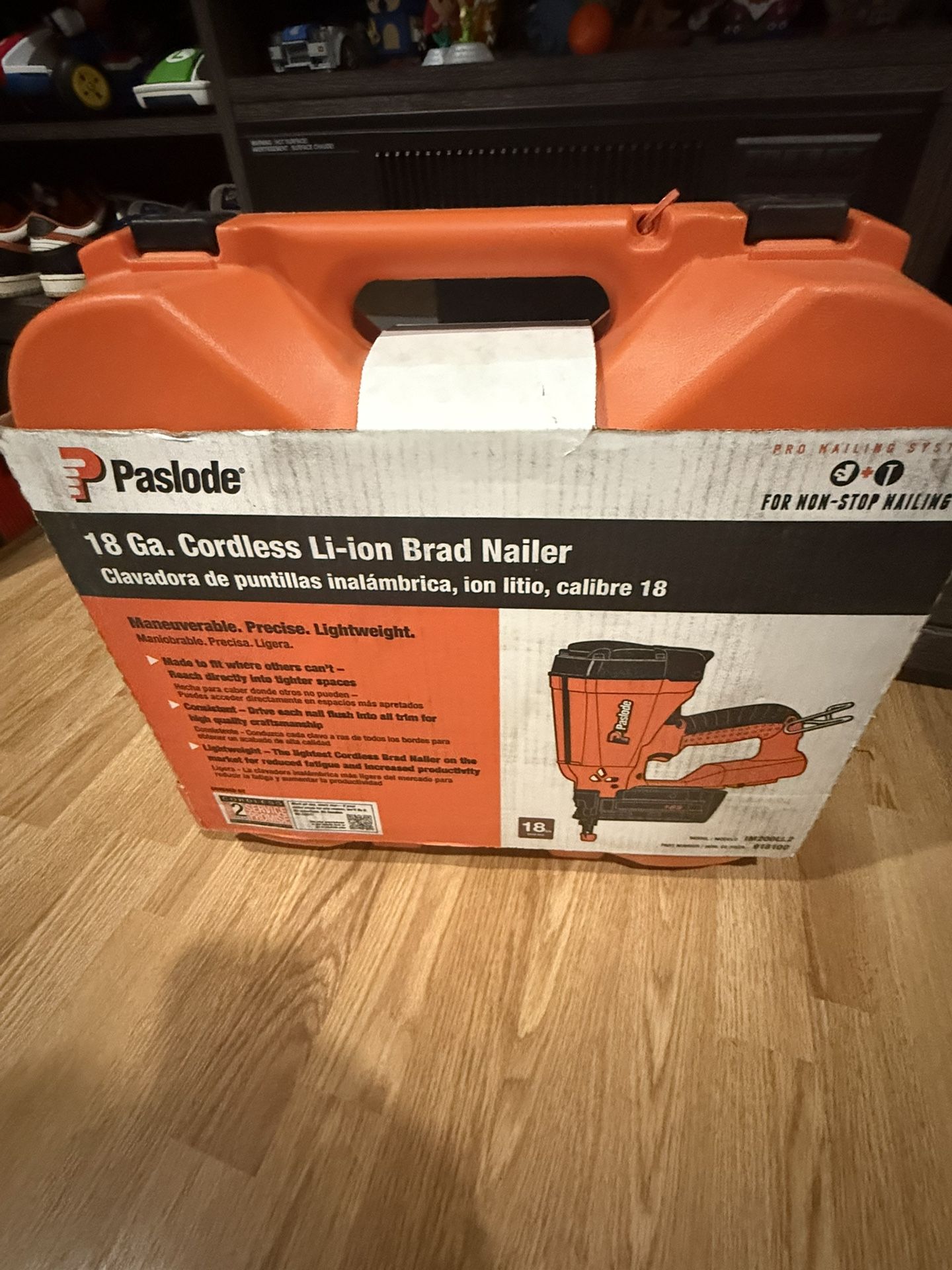 Cordless 18-Gauge Lithium-Ion Brad Nailer