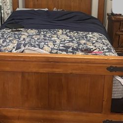 Queen Size Bedroom Set 