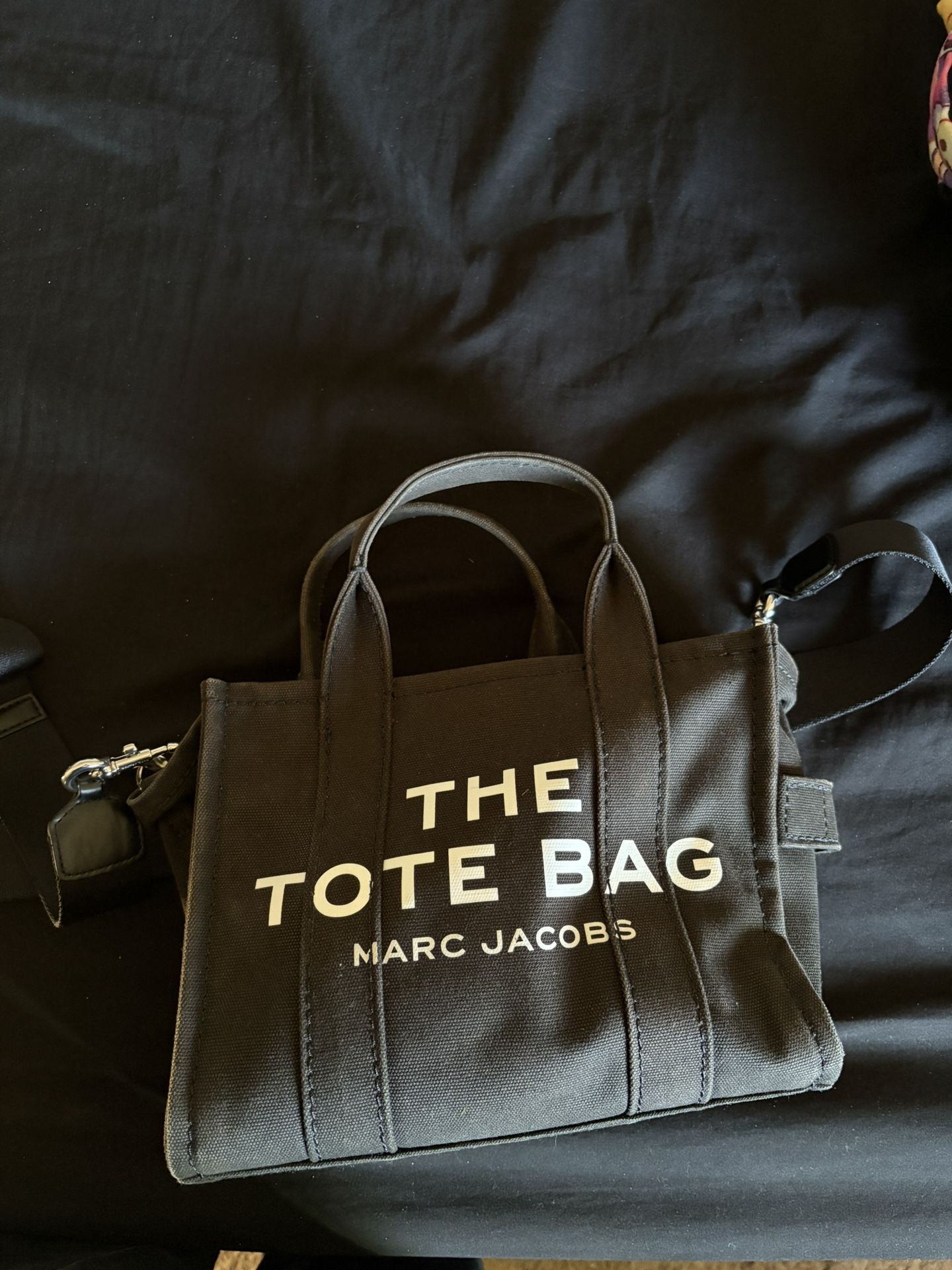 Marc Jacob’s The Tote Bag Medium Size