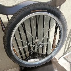 USED OLD BMX  20 INCHES  FRONT  RIM  1990 USED GOOD SHAPE  TIRE  IS  INCLUDED NO TUBE 