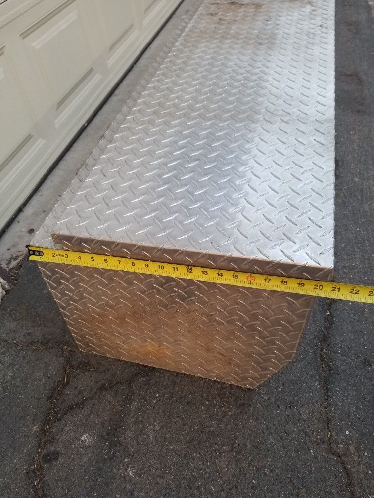 Aluminum Tools Box For Truck Make an Offer 