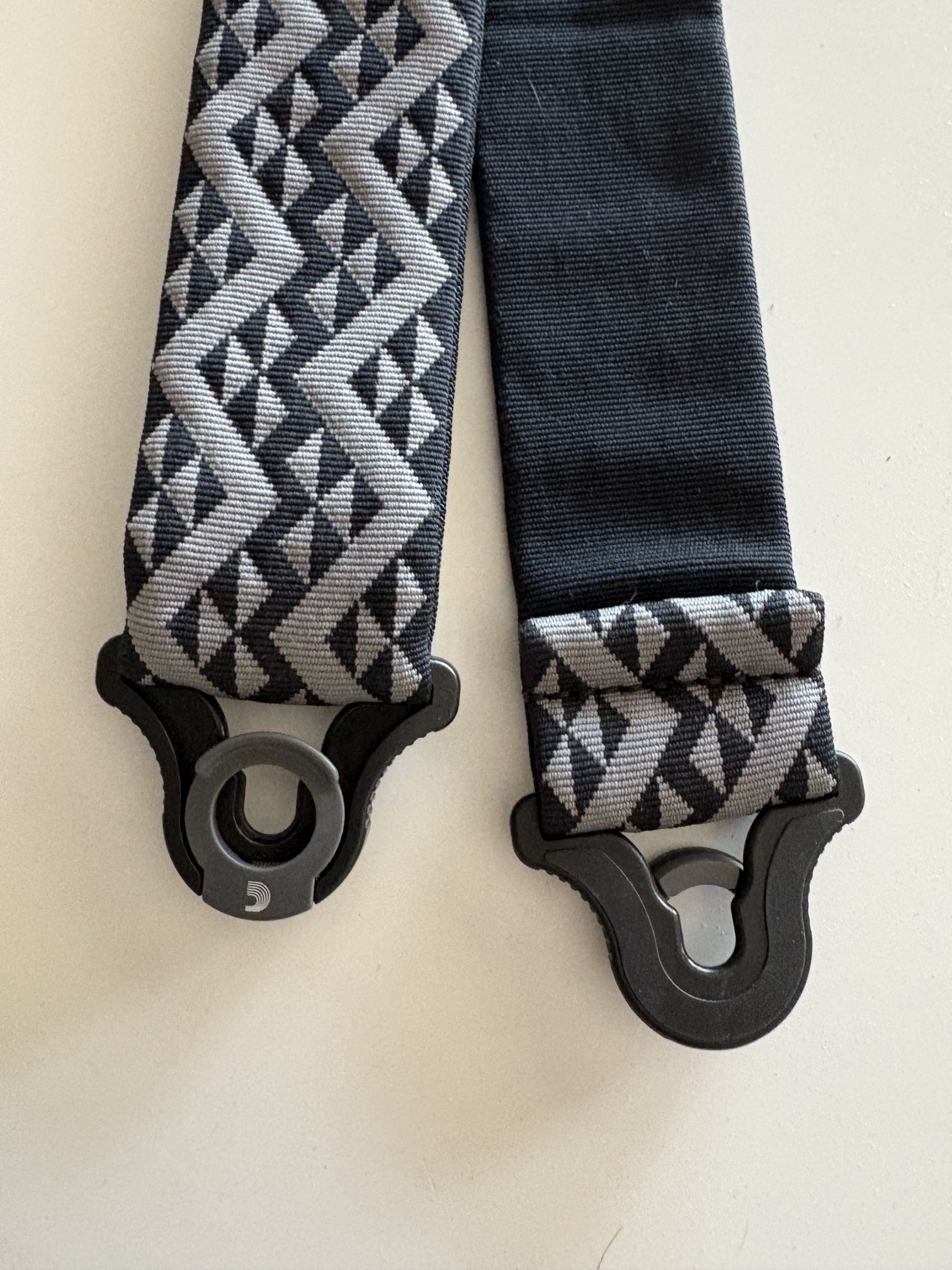 D'Addario 2-inch Nylon Auto Lock Guitar Strap - Padded Geometric