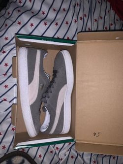 MENS PUMAS SIZE 9 PRICED TO SELL AT 25.00 REDUCED TODAY