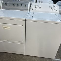 Kenmore Washer And Kenmore Eléctric Dryer 