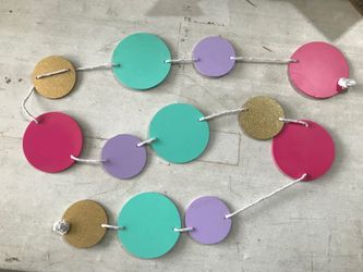 Hangable circle decor