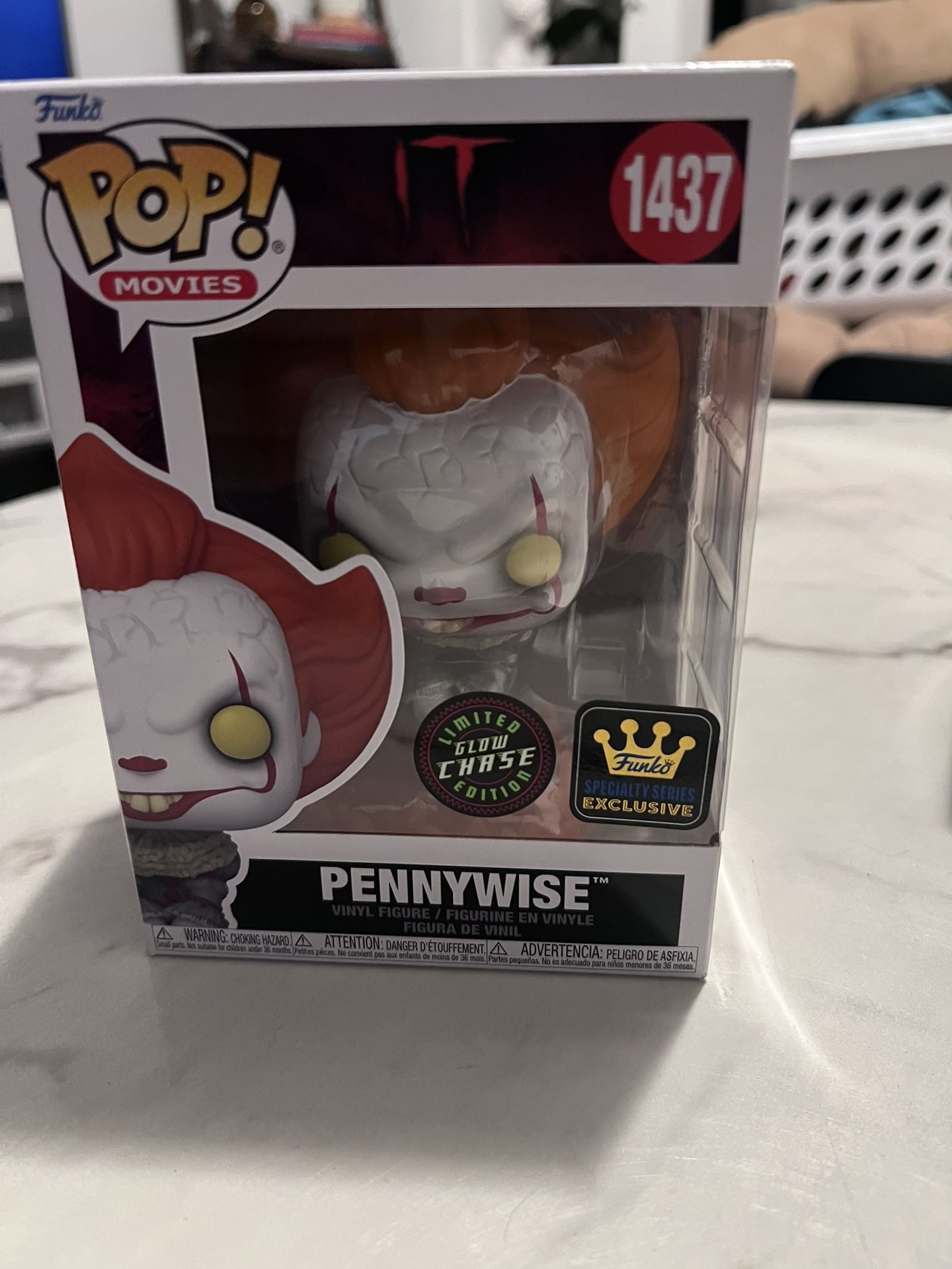 Funko Pop! Movies It Pennywise CHASE GITD Specialty Series #1437 with Protector