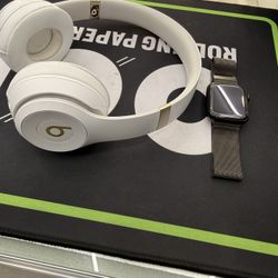 Apple Watch SE 2nd Gen  Beats 4 