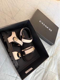Sandalias Coach