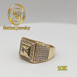 Hermoso Anillo Oro Italiano 10K. Llévalo Financiado Sin Crédito pagando $79 Fee. Somos Joyería Fisica