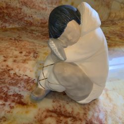 LLadro Vintage Porcelain Eskimo Boy Taking A Siesta, Man Made in Spain Daisa By Juan Huerta. Limited Edition, Retired, Rare. Pick Up Only. Cash Only.