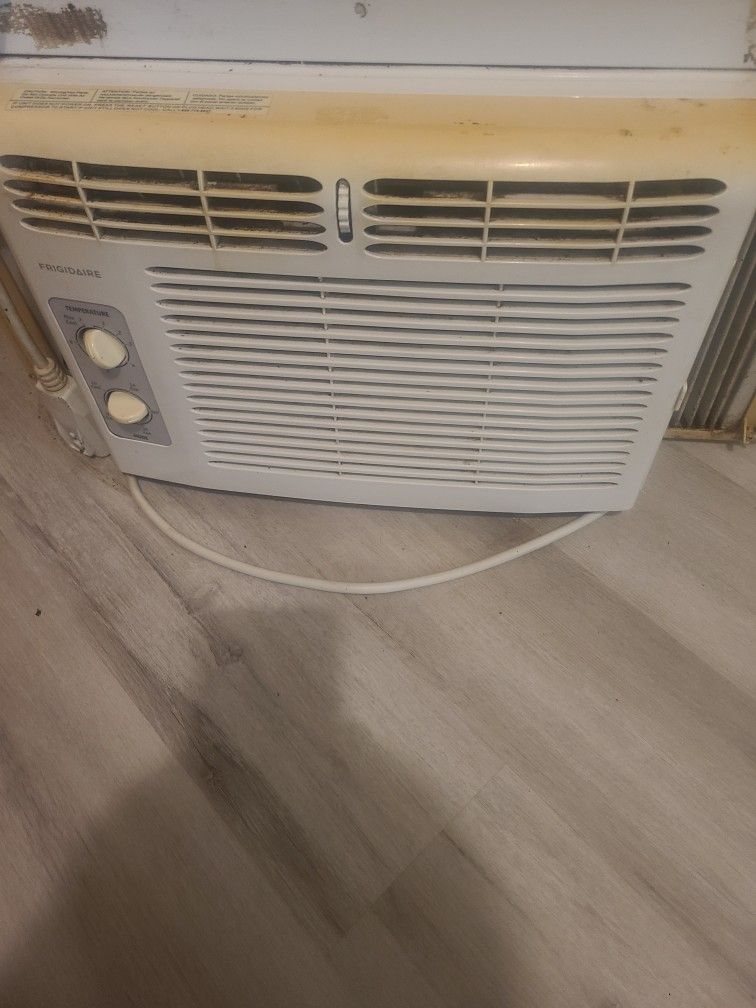 Frigidaire Air Conditioner For Sale....