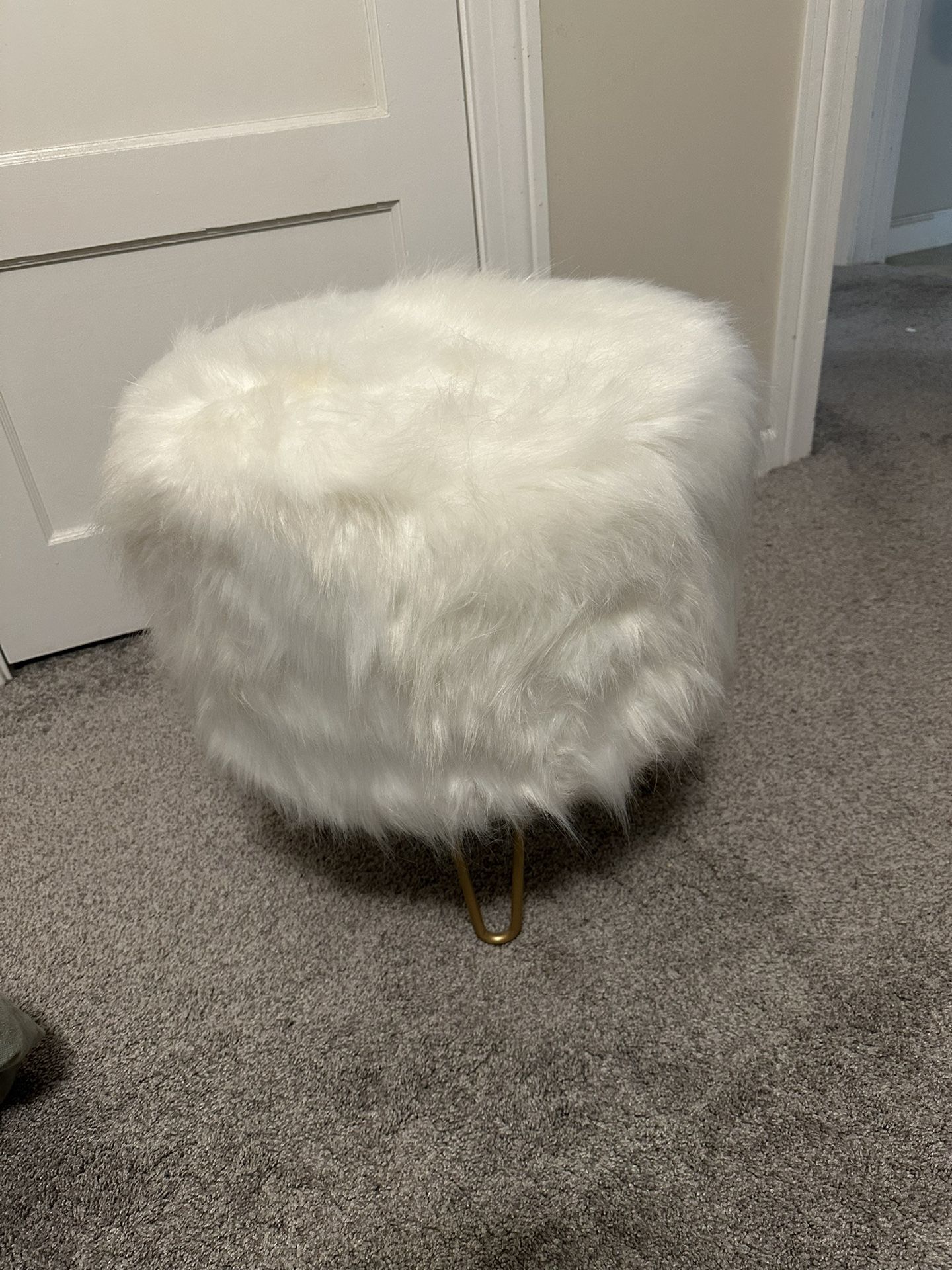 Fuzzy Vanity Chair/Stool