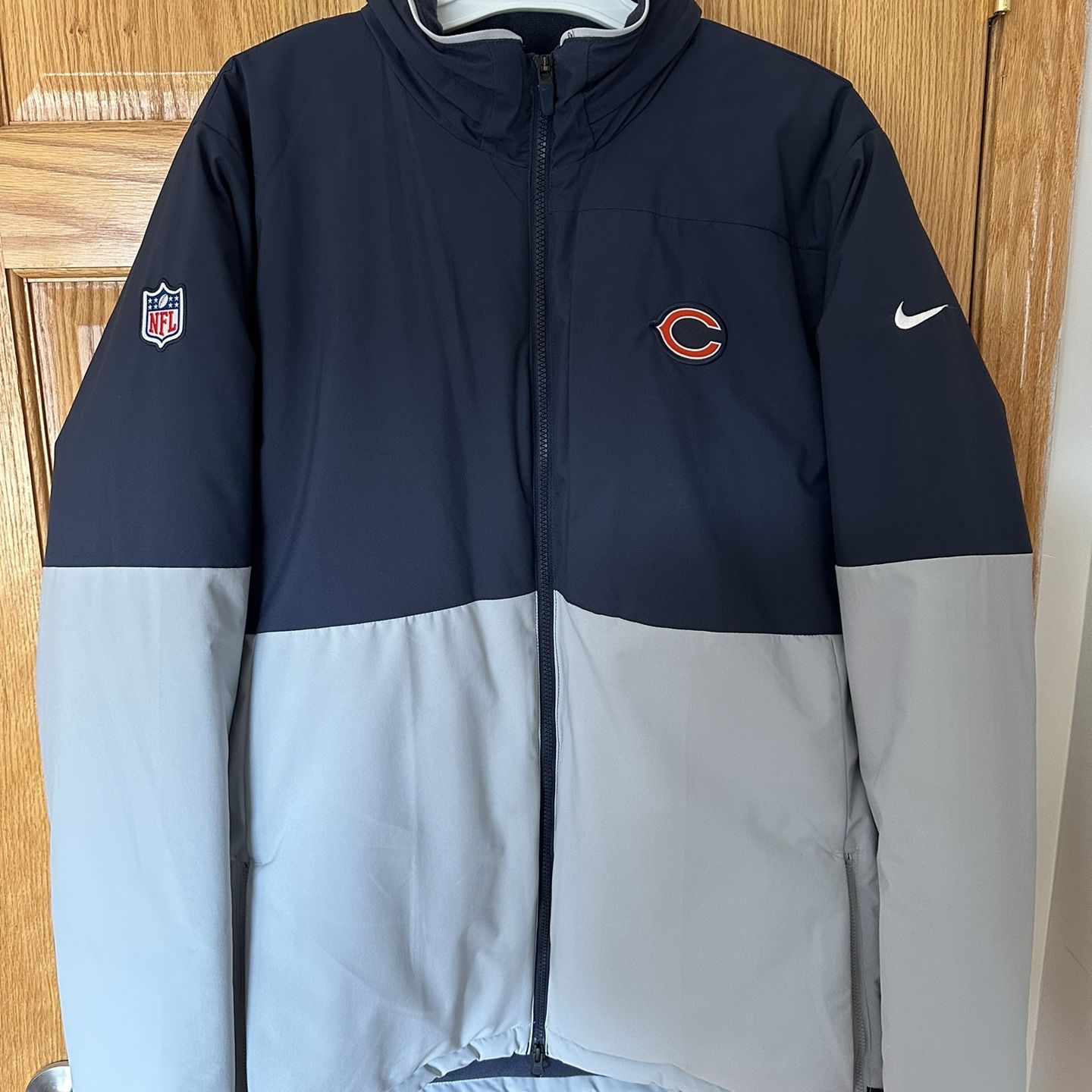 Chicago Bears Nike Men's NFL Sideline FZ Storm Jacket 3XL for Sale in  Bedford Park, IL - OfferUp