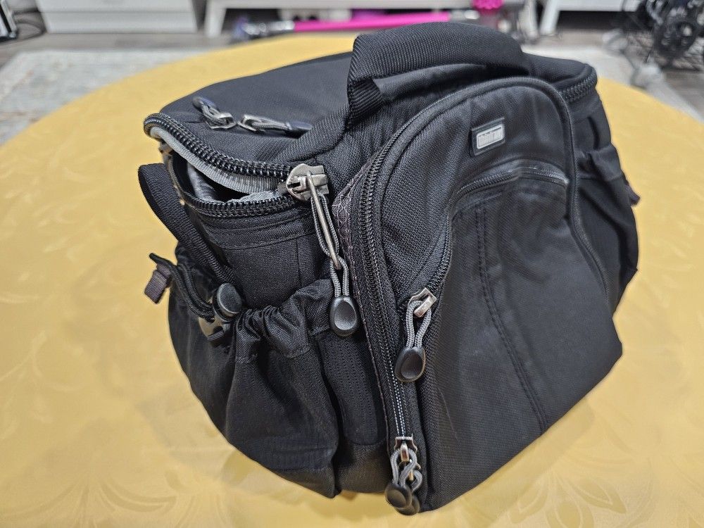 Barely used Think Tank speed demon 2.0 camera bag.