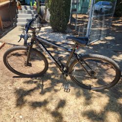 29 inch Mongoose Mountain Bike 21 speed Excursion