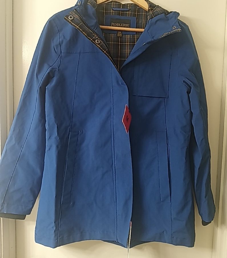 Pendleton New Raincoat Size Small Women’s
