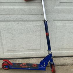 Huffy Marvel Spider-Man Kids Two Wheel Scooter -Excellent Condition- $25 - Great Christmas Gift