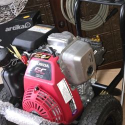 (( Pressure Washer 3200psi New  In Box  With 2.5 Gpm Honda Motor  Asking $319 Each Retail  For $500