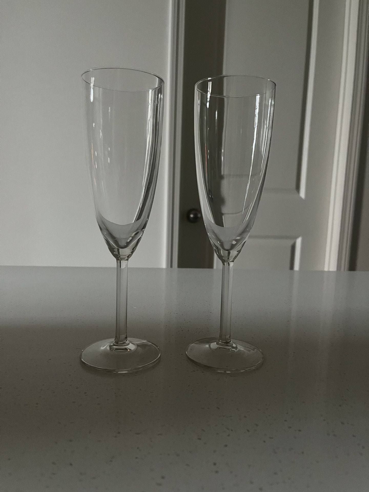 2 Champaign Flutes 