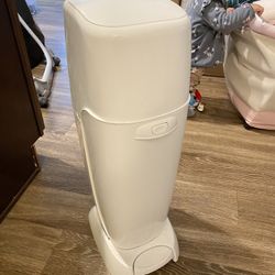 Diaper Trash can