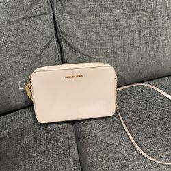 Michael Kors Jet set Purse 