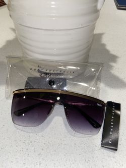 Sunglasses Quay Australia. Authentic