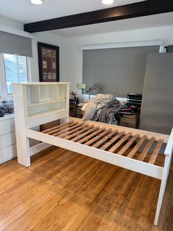 Single bed 🛏️