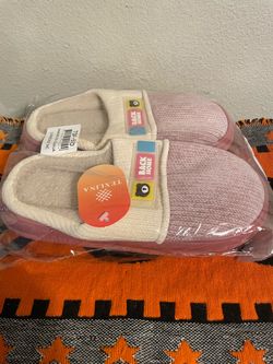 Texlina Pink House Slippers New in Package