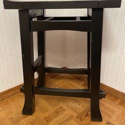 Solid bar stool