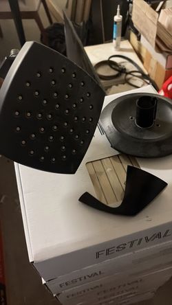 Moen Matte Black Shower Head with Mount