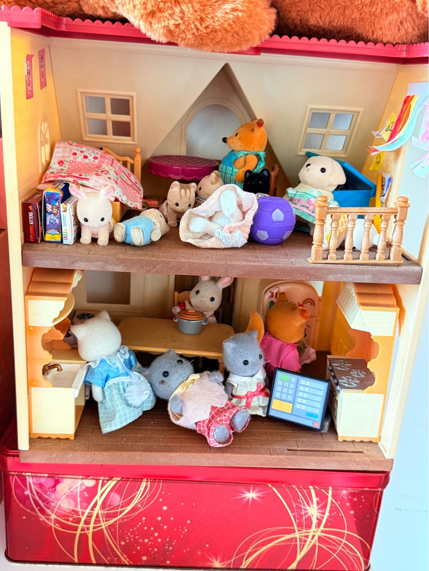LOL dolls and 3 houses ; Barbies; little critters ;