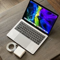 2016 MacBook PRO 2.0ghz (i5) - 8gb - 256gb SSD  