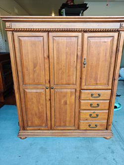 Computer armoire / desk or sewing cabinet