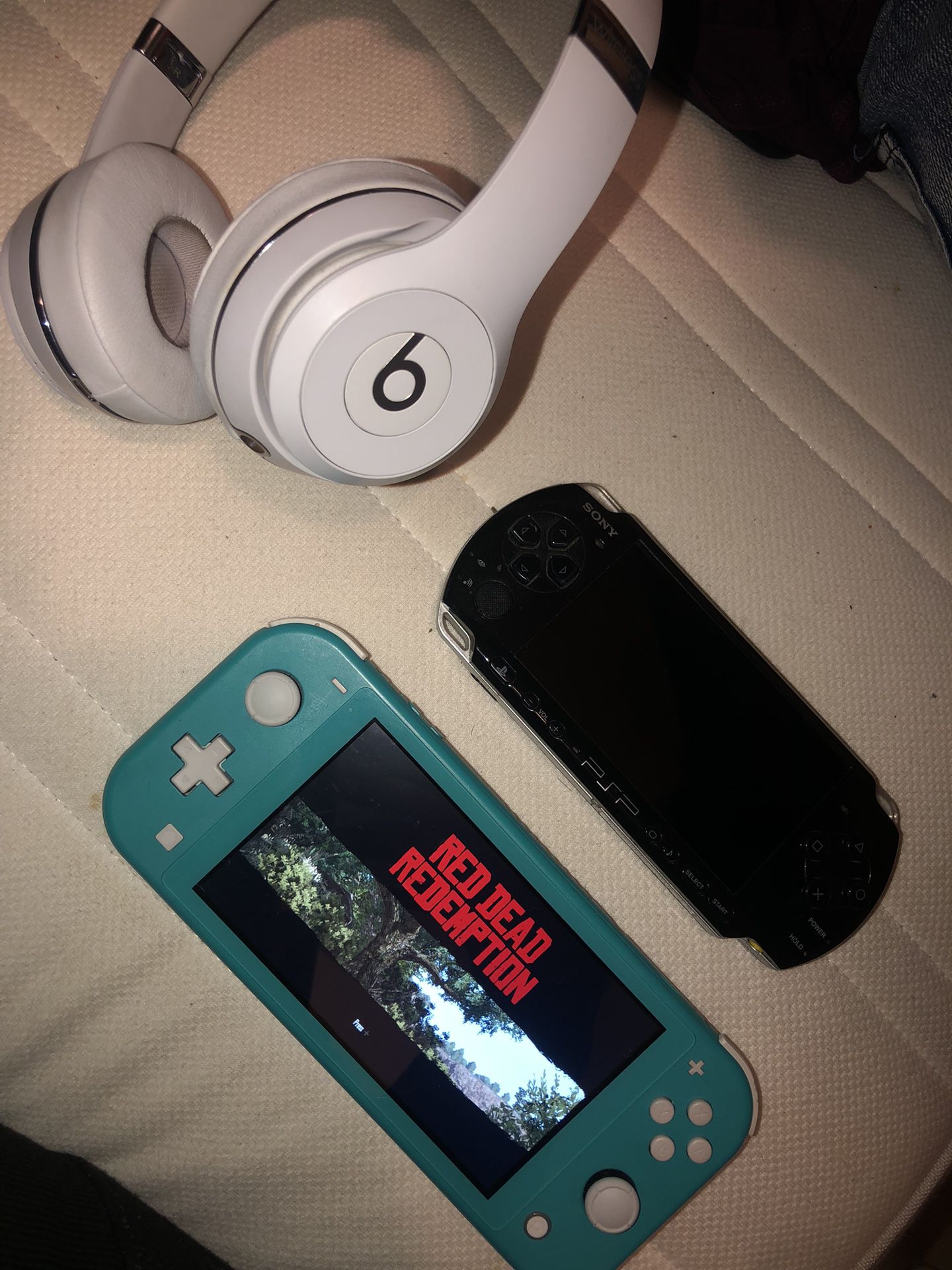 Beats Headphones - Nintendo Switch Lite - PSP