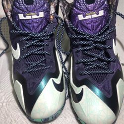 NIKE LEBRON JAMES XI GS STAR NOLA GUMBO GREEN GLOW SIZE 7Y (621712-701) EXECELLET CONDITION 