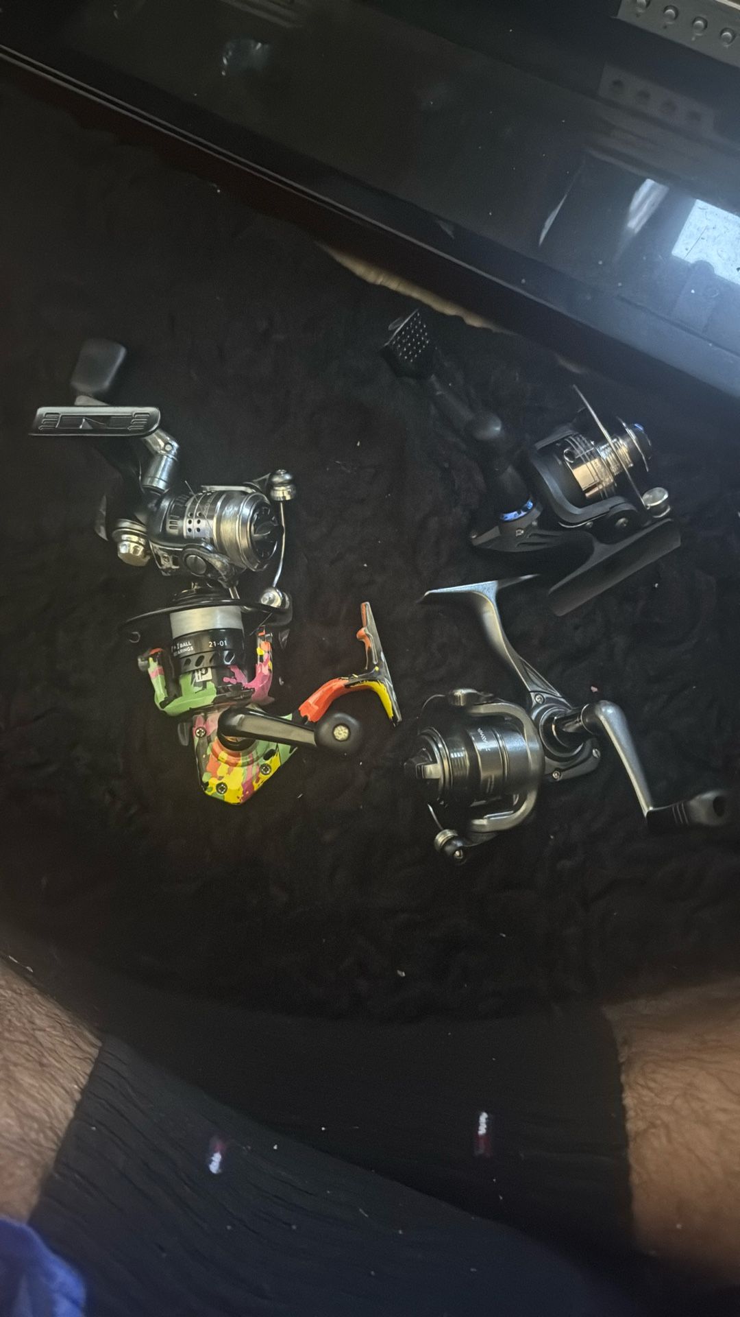 Fishing reels