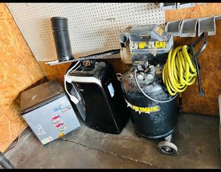 Central Pneumatic 2.5 HP 21 Gallon Air Compressor